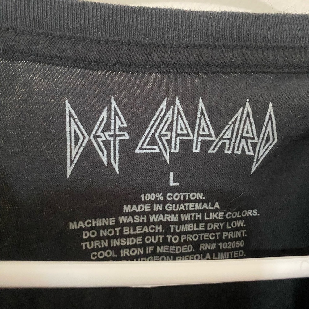 Unisex Def Leppard Black Graphic Band Tee Short Sleeve T-Shirt Size Large - Picture 3 of 3